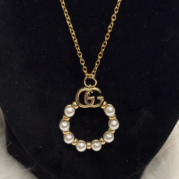 Gucci stamped zipper pull on unbranded necklace - Picture 1 of 4